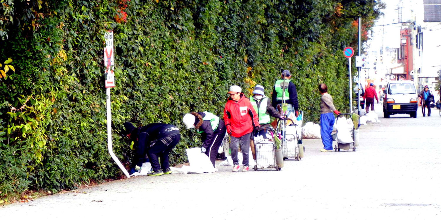 ▲側溝の清掃 12月8日