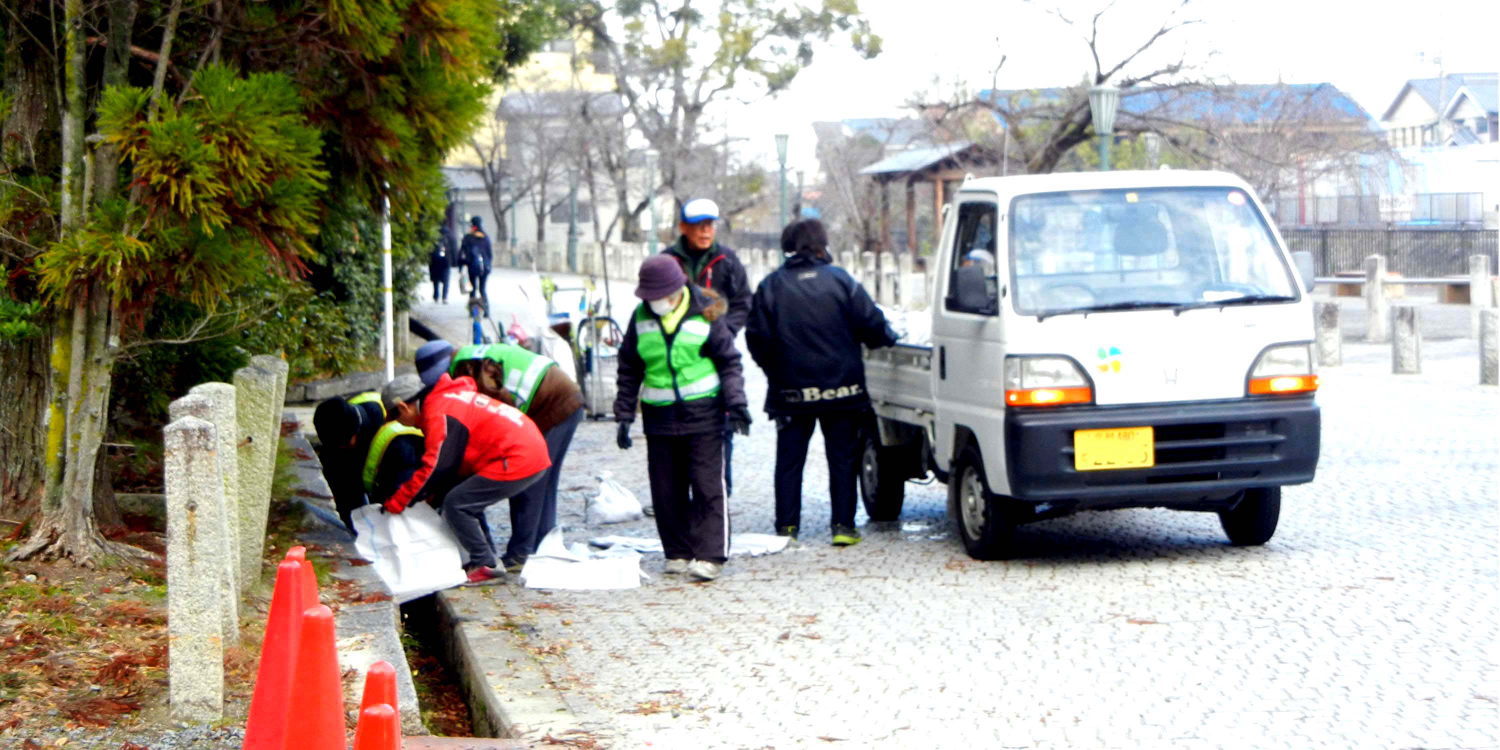 ▲側溝の清掃 12月14日