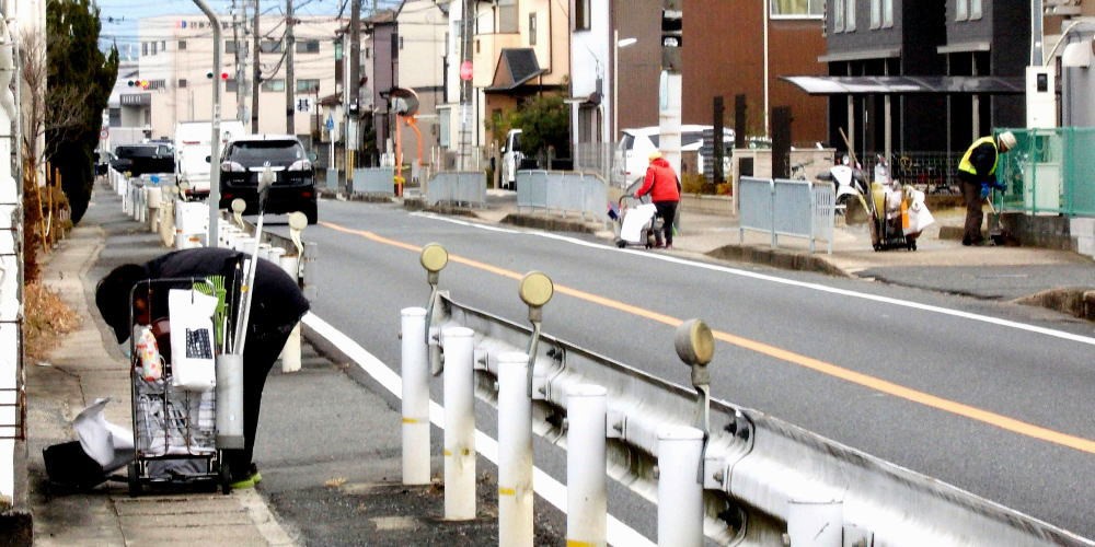 ▲ 1月11日(祝) 府道の清掃（川口北浦付近）