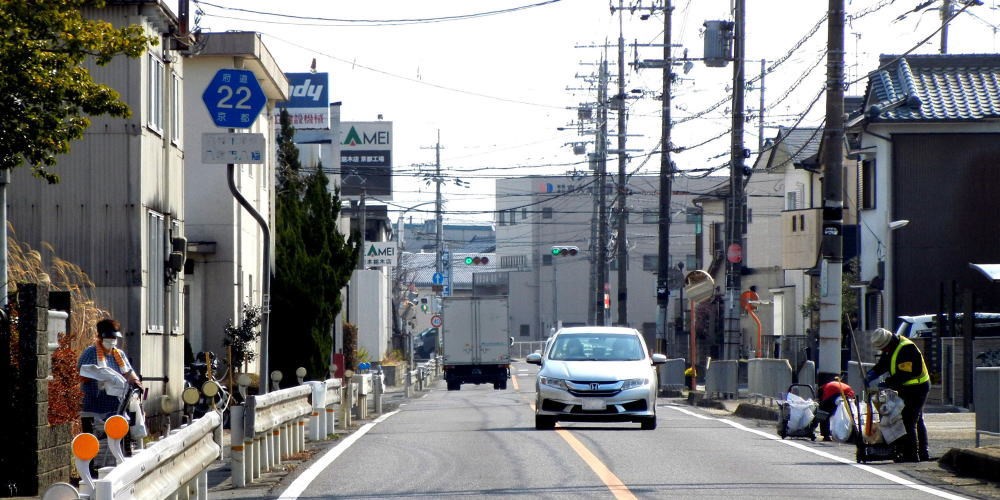 ▲ 2月21日(日) 府道八幡木津線の清掃 （東浦バス停付近）