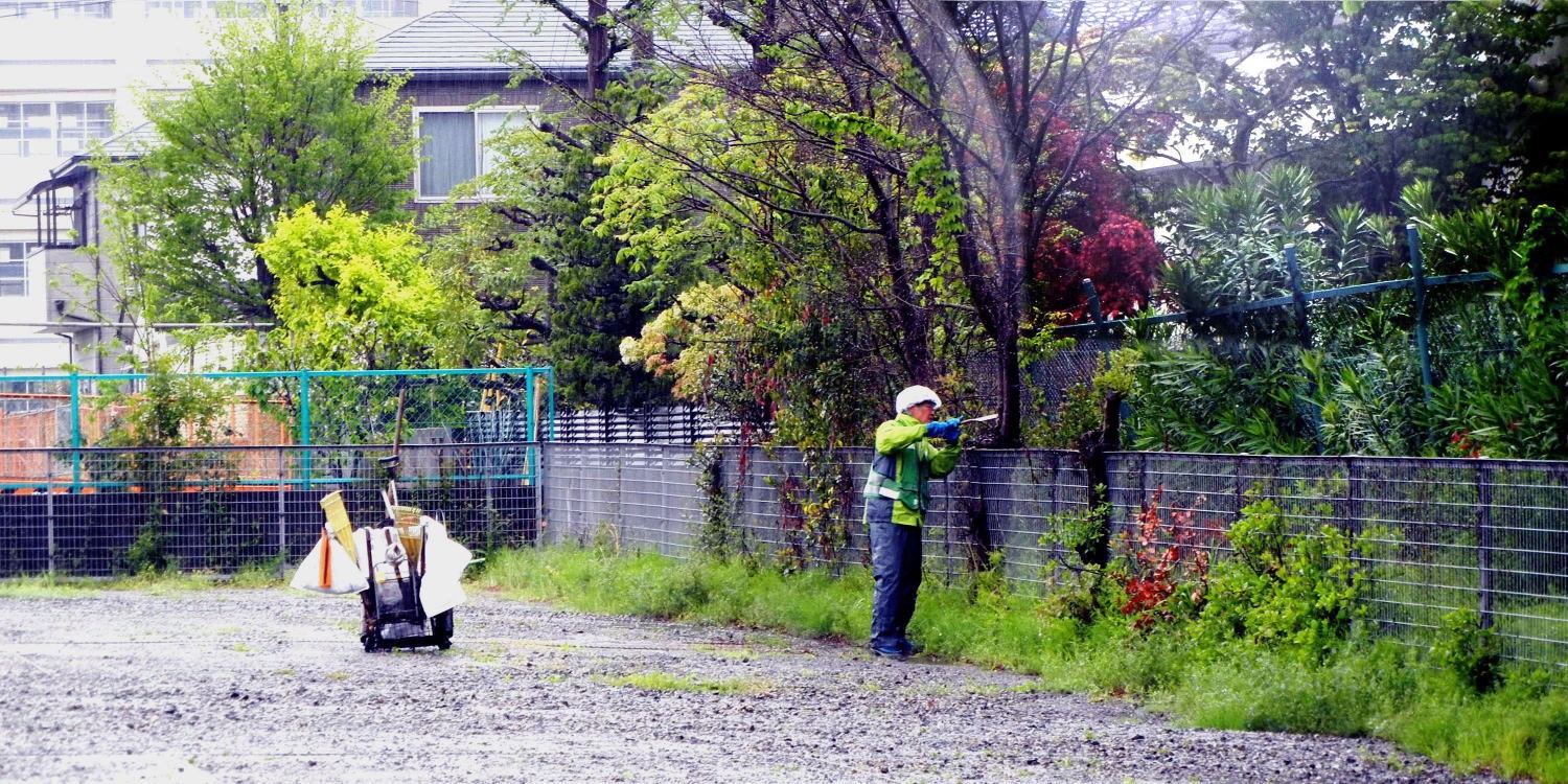 ▲ 4月17日(土) ゴミ置き場作業 (八幡高畑)