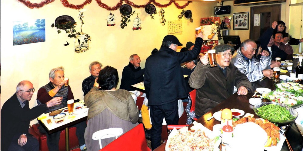 忘年会　(貸切で開催も)