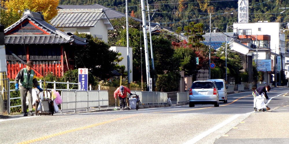 ▲	12月4日(土) 府道の清掃（春日神社付近）