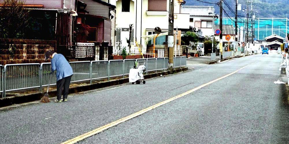 ▲ 2月13日(日) 府道の清掃（川口浜付近）